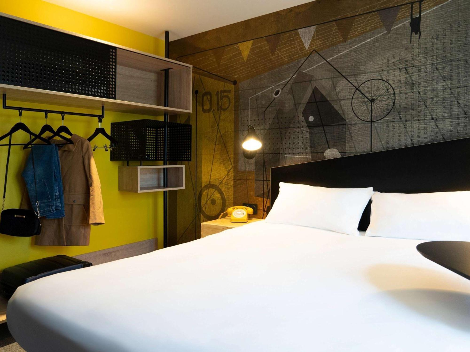Готель Ibis Styles Dreux Centre Gare Екстер'єр фото