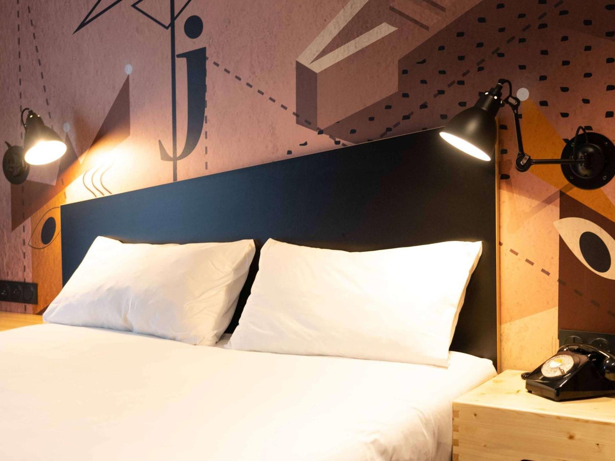 Готель Ibis Styles Dreux Centre Gare Екстер'єр фото